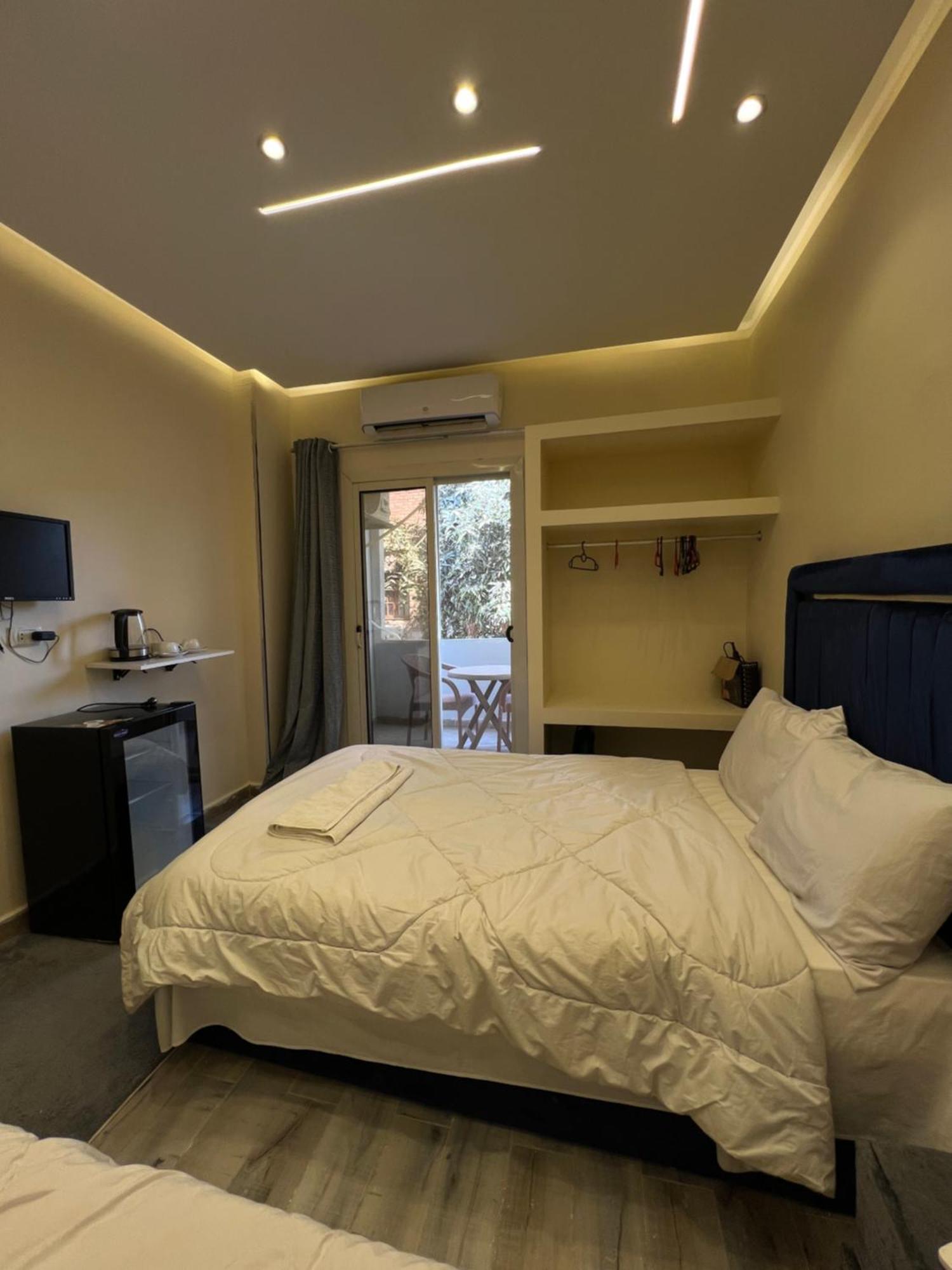 Moses Pyramids Inn Kafrat al Jabal Exterior photo